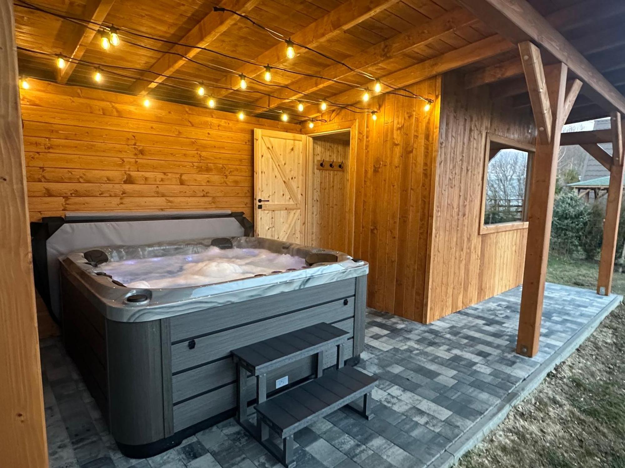 Domek Na Hrobaczej - Jacuzzi&Sauna Międzybrodzie Bialskie 外观 照片